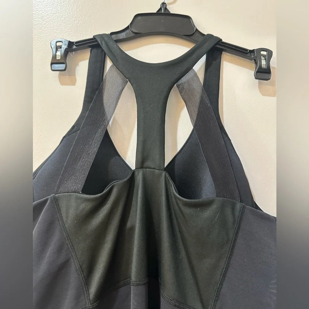 Nike Women's Black Sports Tank Top Size M - Picture 4 of 4